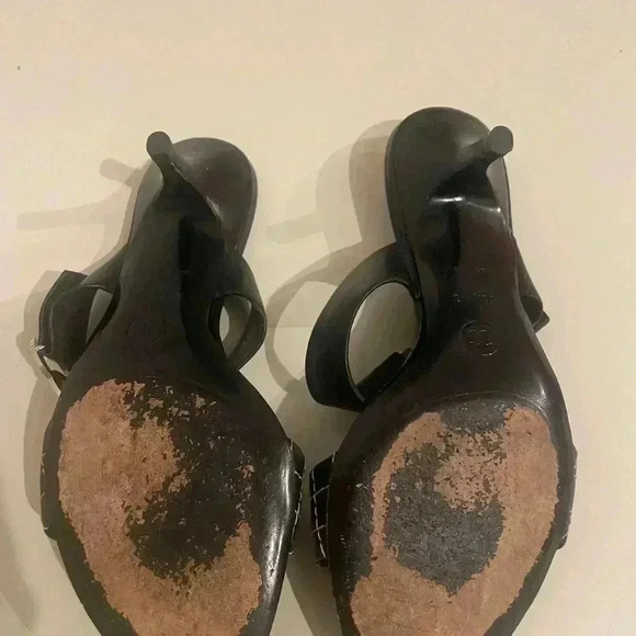 Vintage Chanel Kitten Heel Sandals with Interlocking CC logo - Picture 6 of 7